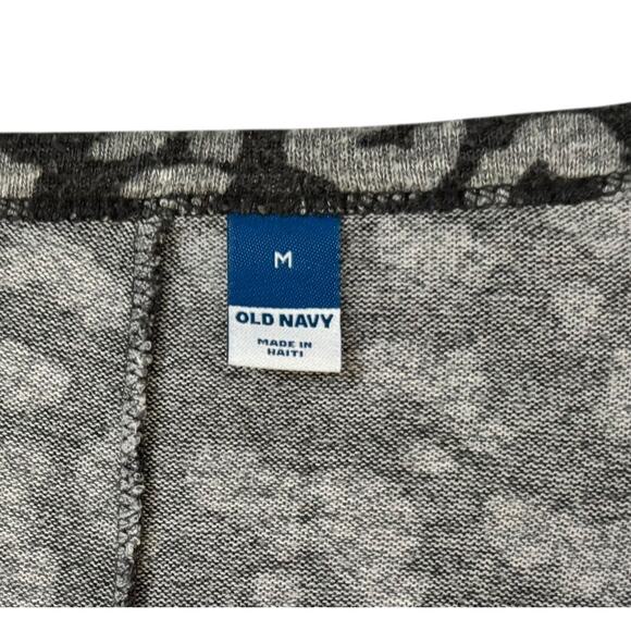 Old Navy Gray Cheetah Print V-Neck Sweater Womens Size M - Picture 3 of 7